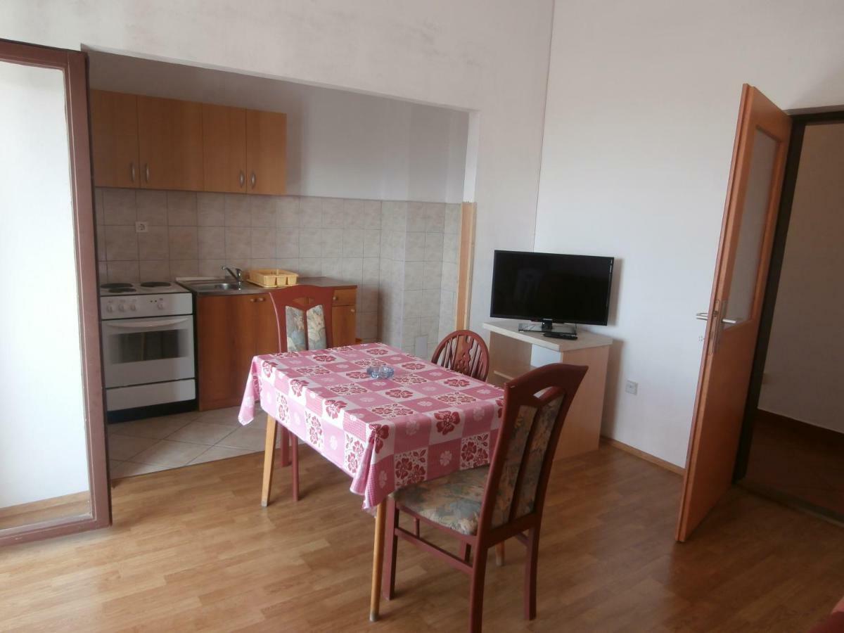 Jure Erceg Apartment Starigrad Paklenica Bagian luar foto